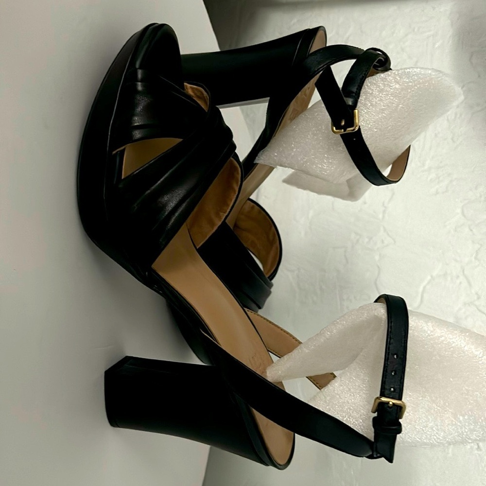 New Naturalizer Leather Heel Size 9.5